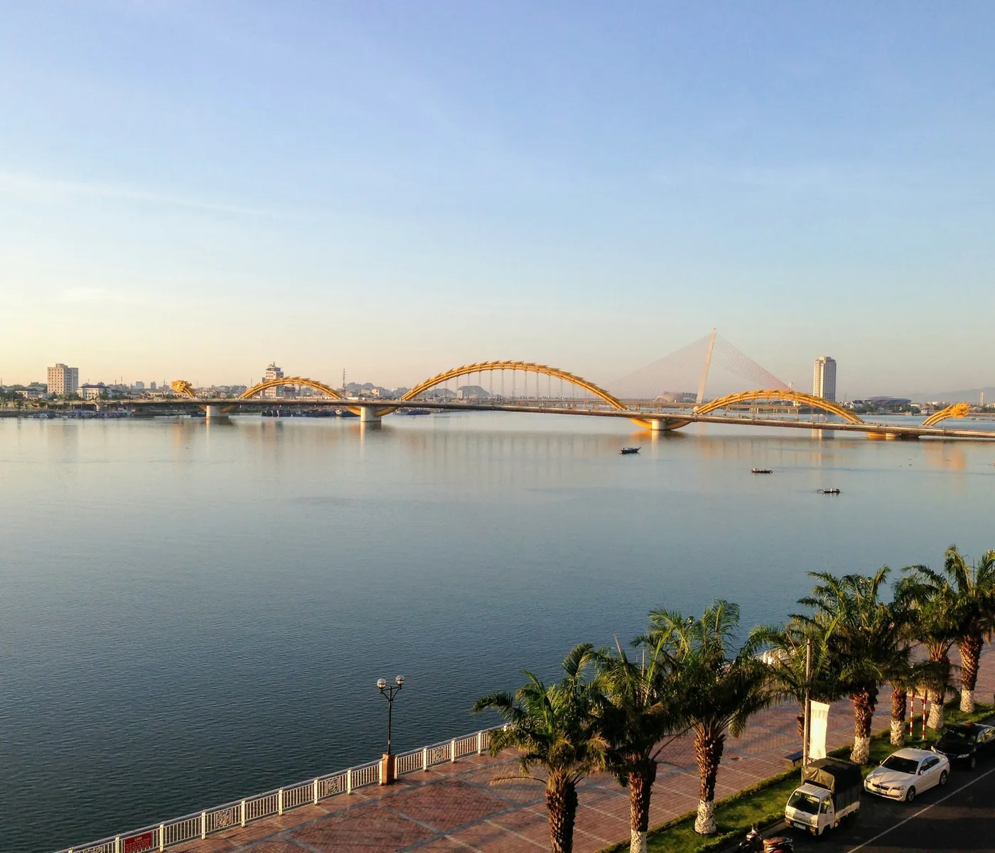 The Dragon Bridge across the Han River in the morning light